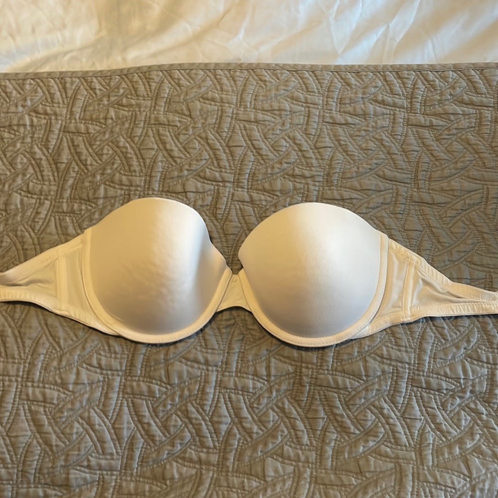 Candies’s strapless white bra